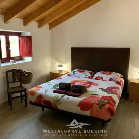 Holiday home Niedliches Nur 2km Vom Entfernt, Odeceixe